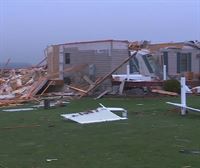 Gutxienez hiru pertsona hil dira AEBn, hainbat tornadoren eraginez