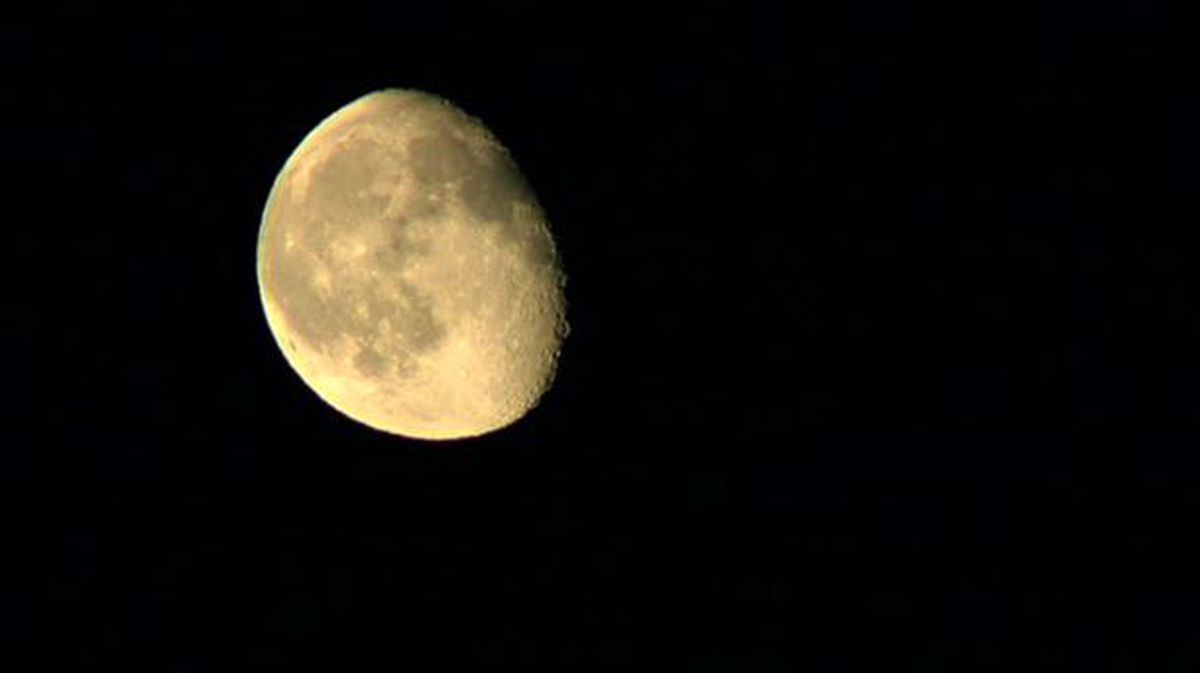 Eclipse lunar / EiTB