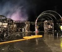 Sute batek 12 autobus kiskali ditu eta beste bat kaltetu, Pesak Lemoan duen garajean