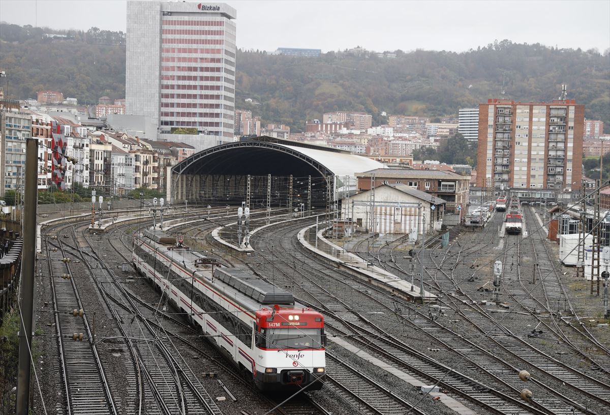 Los trenes entre Bilbao y Llodio serán cada 15 minutos los días laborables. 