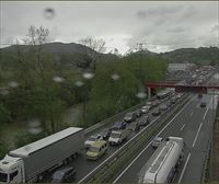 Abierta la N-1 en Tolosa, sentido Gasteiz, tras un accidente entre varios vehículos