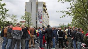 Bridgestoneko beharginek onartu dute lan-erregulazioko espedientearen azken proposamena
