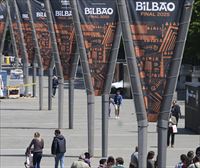 La 'fan zone' neutral de la final de la Europa League abre sus puertas en el Arenal de Bilbao